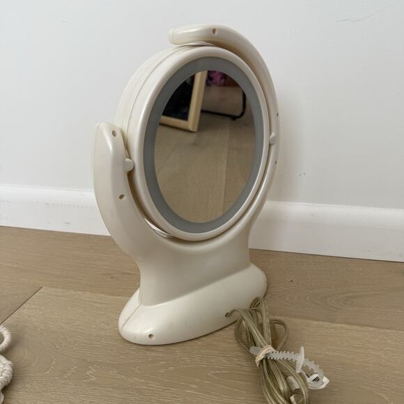 Vintage 80s 90s Conair Two-Sided Oval Lighted Makeup Mirror Retro Vanity - Picture 2 of 5